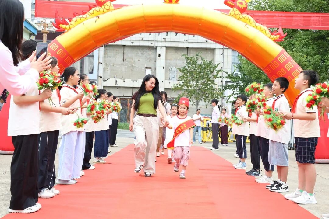 走红地毯.JPG